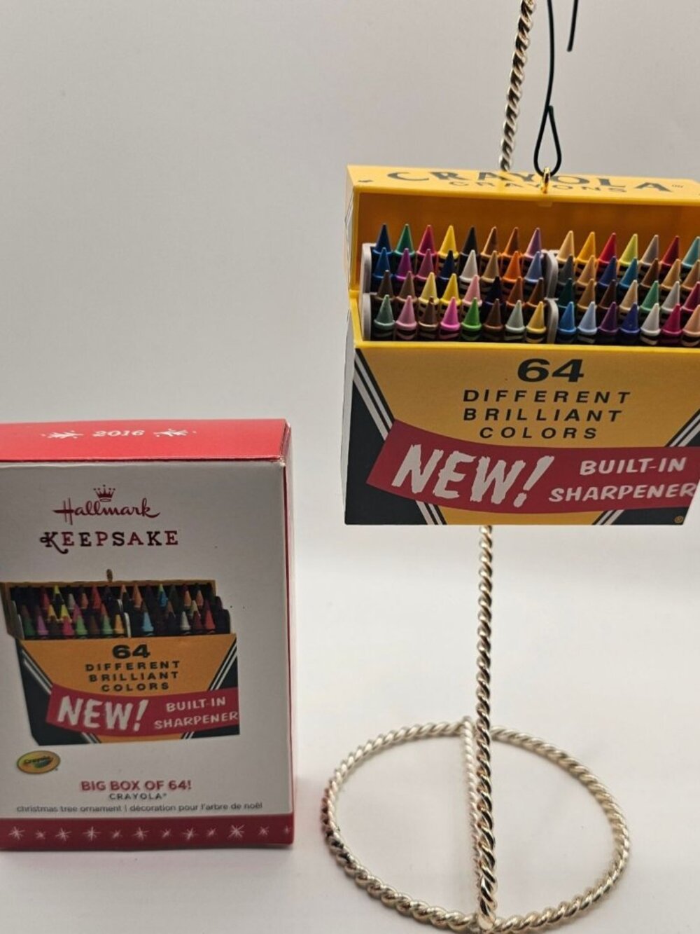 Hallmark Keepsake Crayola Ornament 2016 Big Box 64 Colors‎ Built-In Sharpener